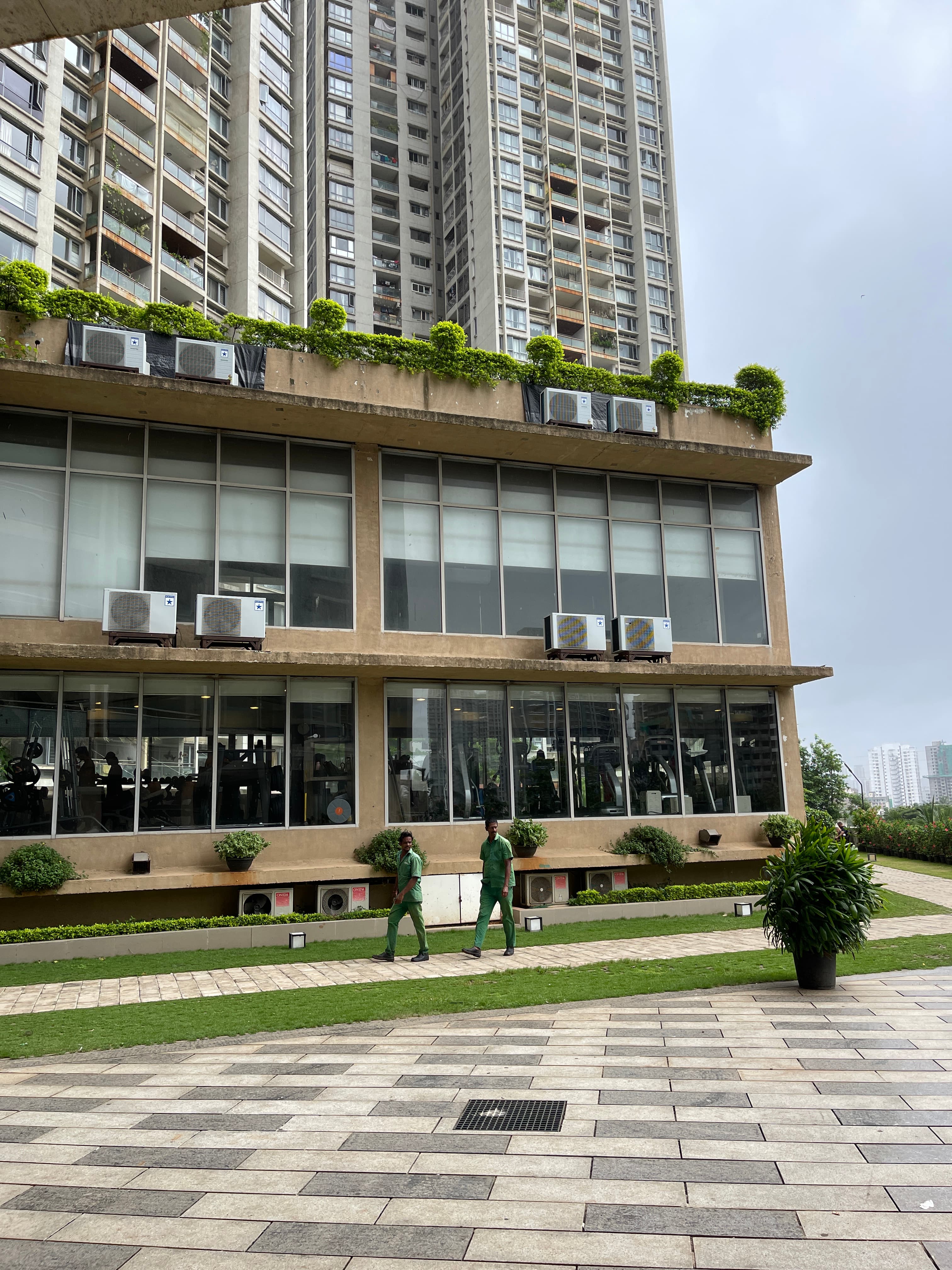 Compact duplex apartment in Imperial Heights