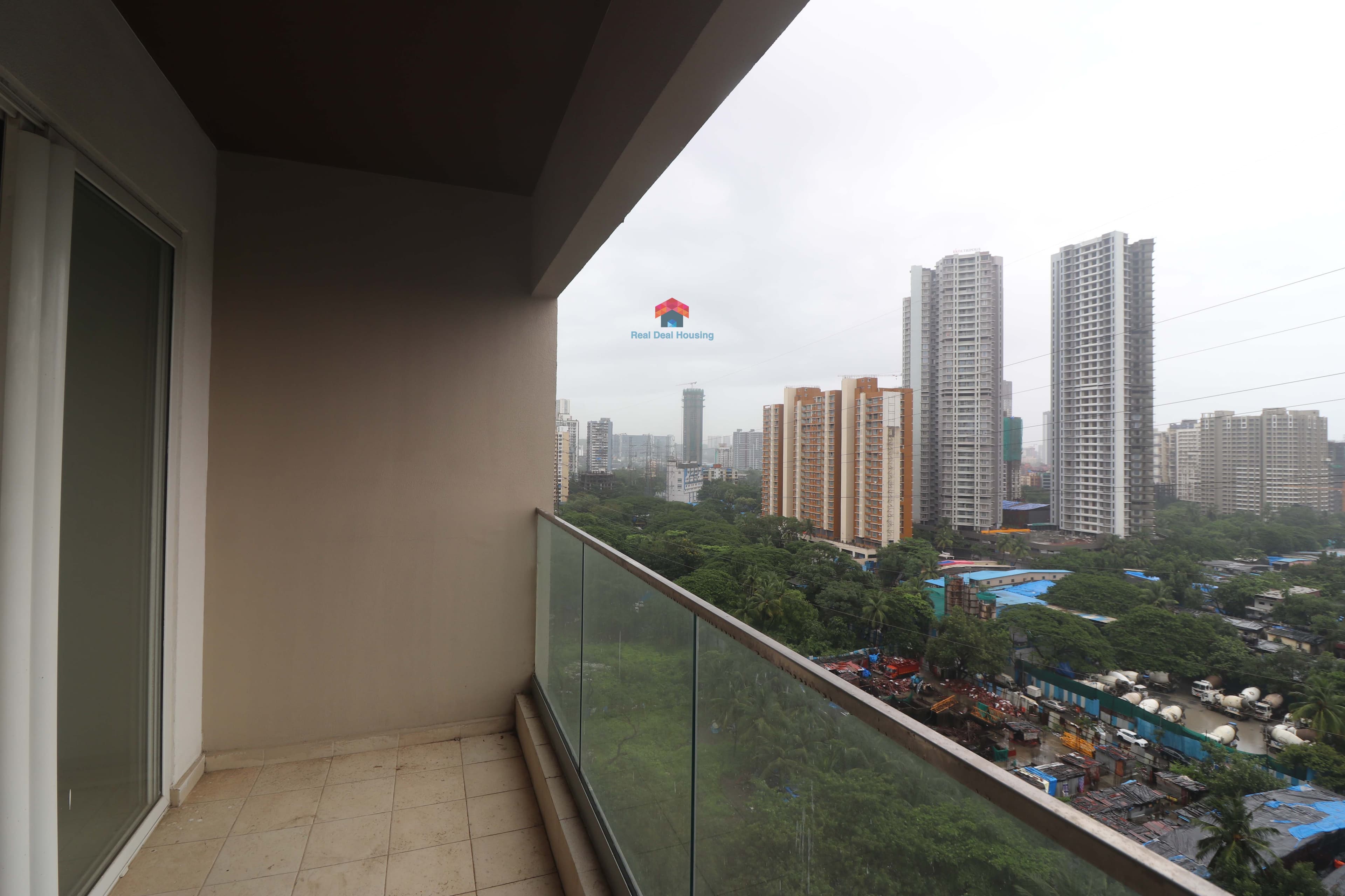 Spacious 3 BHK apartment in Kalpataru Radiance C Wing